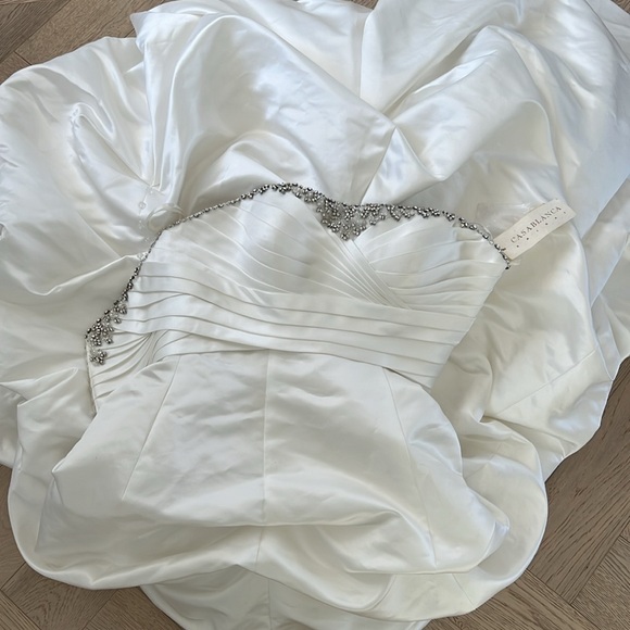 Casablanca off-white satin wedding gown - Picture 13 of 16